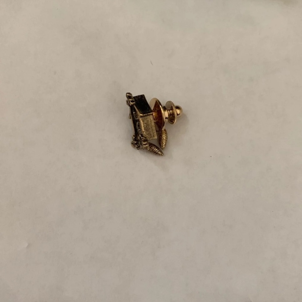 Avon Pin - Picture 3 of 4